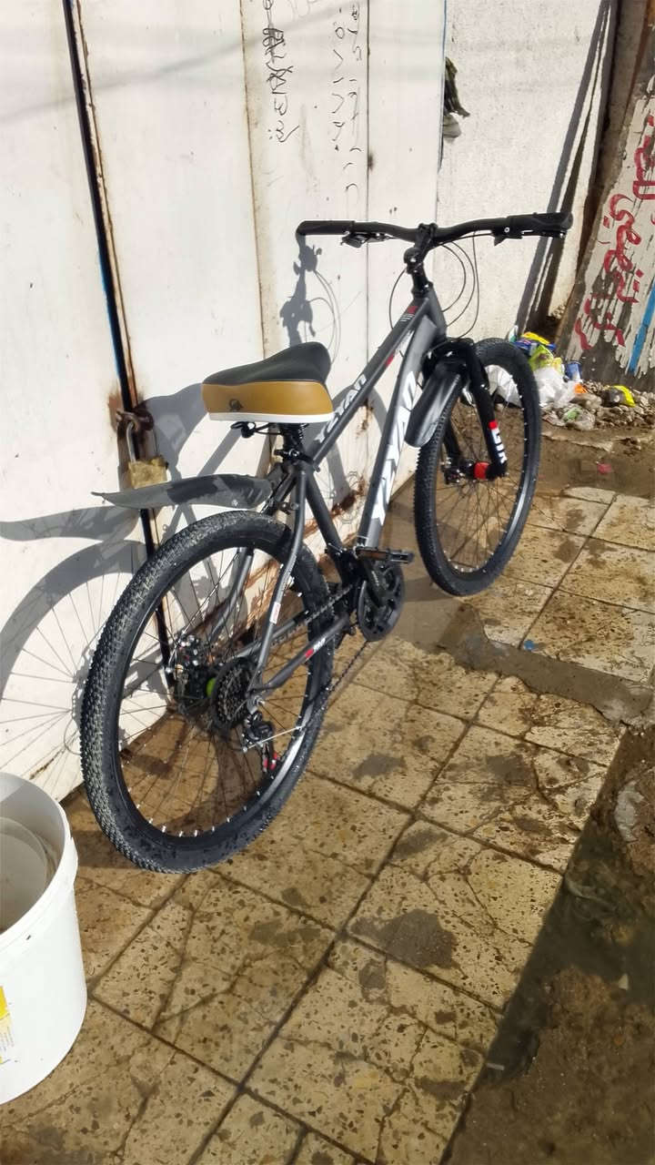 السلام عليكم بايسكل للبيع بيع مستعجل البايسكل صار لي يومين اشتريته جديد احتاجيت وارد ابيعه برغمها مفتوح بيه سعر 100 وبي مجال وهذا رقم الهاتف مكان بغداد شهداء العبيدي ***********
