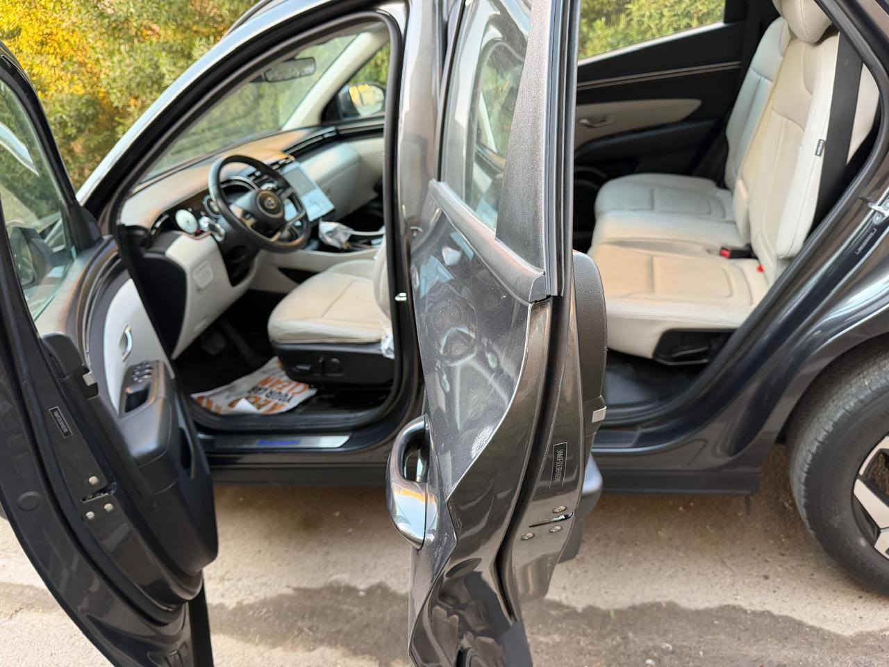 اسلان عليكم
توسان للبيع مديل 24
رقم بغداد 
بدون ايرباك حادث خفيف مصلح نفسه وعلى كده يعني صبغ بيها بس شويه بالصندوك ممبدل بيها شي ممفتوح بيها شي غير الشويه الي بالصندوك كله مكفول ومكفوله من كل داخل السياره احلا من الصور وجديده بمعنى الكلمه وماكو انضف واحلا منها وسعر حلو
المواصفات :
بصمه وتشغيل عن بعد 
فتحت سقف
تبريد قطعتين
تدفئه بالكشنات
داخل جلد 
شاشه كبير ودجتل
كراسي كهرباء 
اشاير بالمري
الجام كهرباء 
4وضعيات قياده
شحن USB
تحكمات ستيرن كامله 
مانع نزلاق ونضام نزول منحدرات
صندوق كهرباء 
اوتو هولد 
نضام اقتصاد بالبانزين 
نقط عمياء +حساسات امامي خلفي وحساسات بالمري
كامره دواره 
سايد بريك دكمه
يعني فول مواصفات صور الحادث منشوره واضحات
السياره ماشيه 26الف فقط
مكان السياره بغداد
السعر :203ورقه يعني(شدتين و٣ورقات)وبيها مجال
رقم الهاتف: ***********
