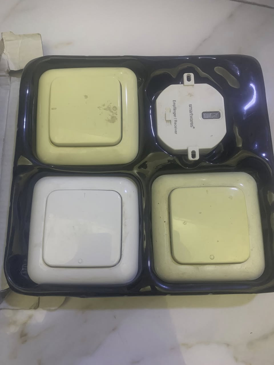 قطع بهذا الشكل اسمارت كل كارتون يحتوي على 3 نقاط وجهاز +نقطه وجهاز بدون كارتون مستخدم كلهم (فحم) ب10


**إذا كنت صاحب هذا الإعلان وتريد حذفه لأي سبب، رجاءا أرسل رسالة إلى الدعم الفني**