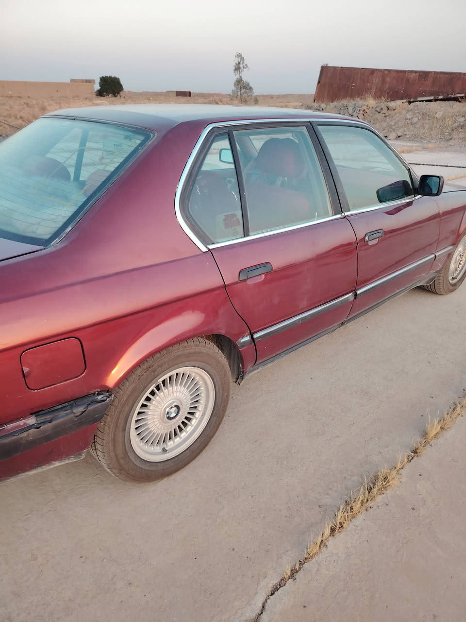 بي ام للبيع جير عالشرط محرك عالشرط حدادي عشر التخم تايرات سعر 55 وبيها مجال تواصل على  ***********
