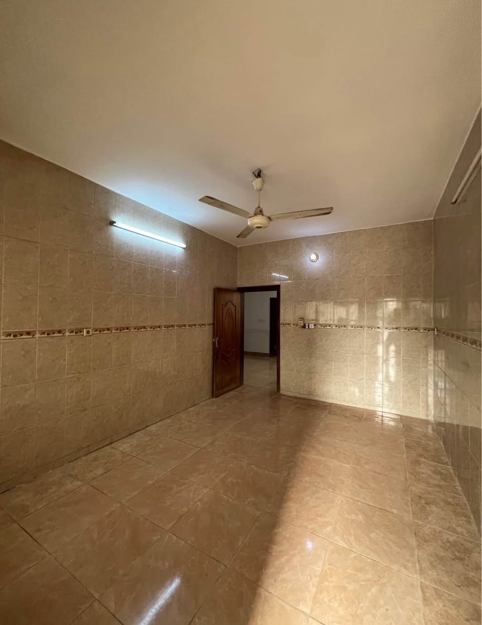 اعلان 
🔵قطعه ارض للبيع 

-------------------------------
#المساحة (150 )متر  
#الواجهة (7,5) متر
#موقع_الدار :- كركوك تسعين خلف عماره الياقوت
سعر مناسب 
#السعر اتصل بالأرقام الموجوده في الصفحة 
#نوع_العقار:- (طابو ملك صرف)

———————————————
🔵 لمعرفت التفاصيل الإتصال بالارقام التاليه :-
   
***********
***********
-——————————————
🟠 او للإستفسار :-
يمكنكم مراسلة الصفحة
#نتشرف_بزيارتكم(مكتب جنة عدن للعقار )
عنوان المكتب:- كركوك سايدين المحكمه الجديده عماره البحرين مجاور اسماك الاغا البغدادي 
      (((((((((((((مكتب جنة عدن))))))))))))))
