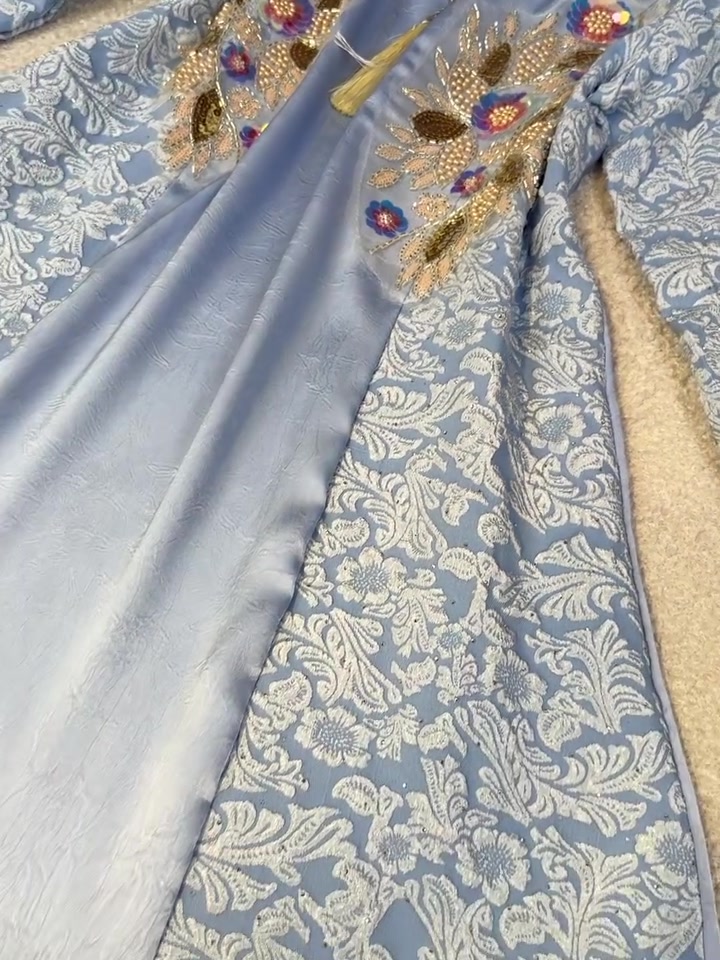 الـسعـر20الـف🤍✨
القياسات(L,xl,2x,3x)

للحجز و الاستفسار التواصل على الأرقام واتس اب 
***********
***********
***********
***********

توصيل بغداد  5000
توصيل محافظات  5000
