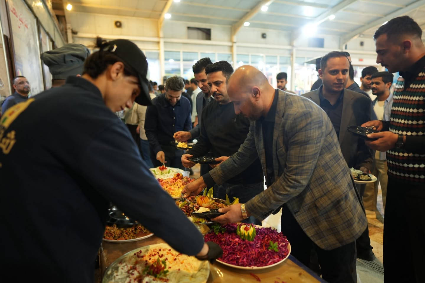 جانب من أجواء الأوبن بوفية لإفطار رمضان 🌙
في مطعم وكافية شناشيل بغداد

إقبال من زبائنّا الكرام على سفرة الإفطار ، وأجواء رمضانية مميزة تجمع الأهل والأحبة 🤍
أصناف متنوعة، تنظيم مرتب، وخدمة تليق بضيوفنا بكل حب.
مستعدون لستقبال جميع الوفود والمناسبات 

نورتونا وشرفتونا… ورمضانكم ويانا أحلى 🌙🍽️


**إذا كنت صاحب هذا الإعلان وتريد حذفه لأي سبب، رجاءا أرسل رسالة إلى الدعم الفني**