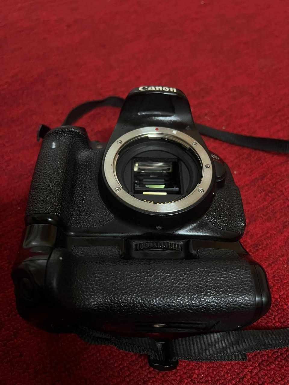 كاميرا canon D700
عدسة 55-18

گرب دبل 

بطارية عدد 2 

الشاحنة الاصلية

حامل كتف 

جنطة وتر بروف مقسمة

السعر 375


**إذا كنت صاحب هذا الإعلان وتريد حذفه لأي سبب، رجاءا أرسل رسالة إلى الدعم الفني**
