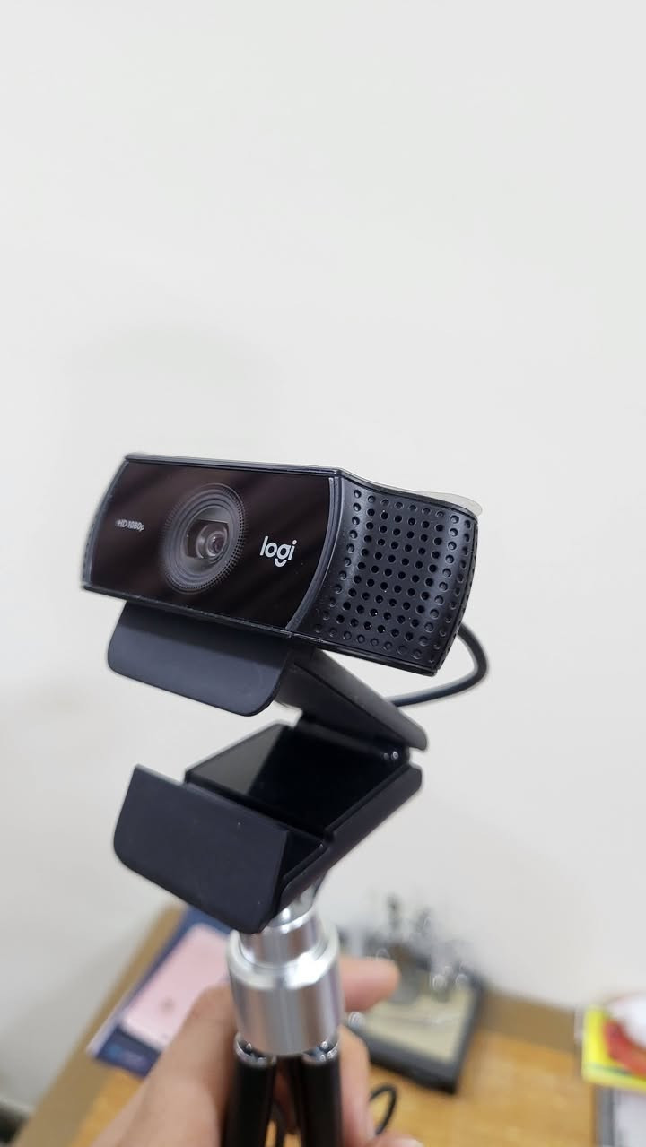 السلام عليكم
Logitech ويب كام للبيع

c922 pro hd stream webcam

1080p 30 fps

720 60 fps

صورتها كلش واضحة و حلوة تفيد جماعة البثوث و صناع المحتوى

اشتريتها قبل شهر استخدام كلش قليل اخت الجديدة

١٢٥ الف

مكاني بغداد الكاظمية
***********
