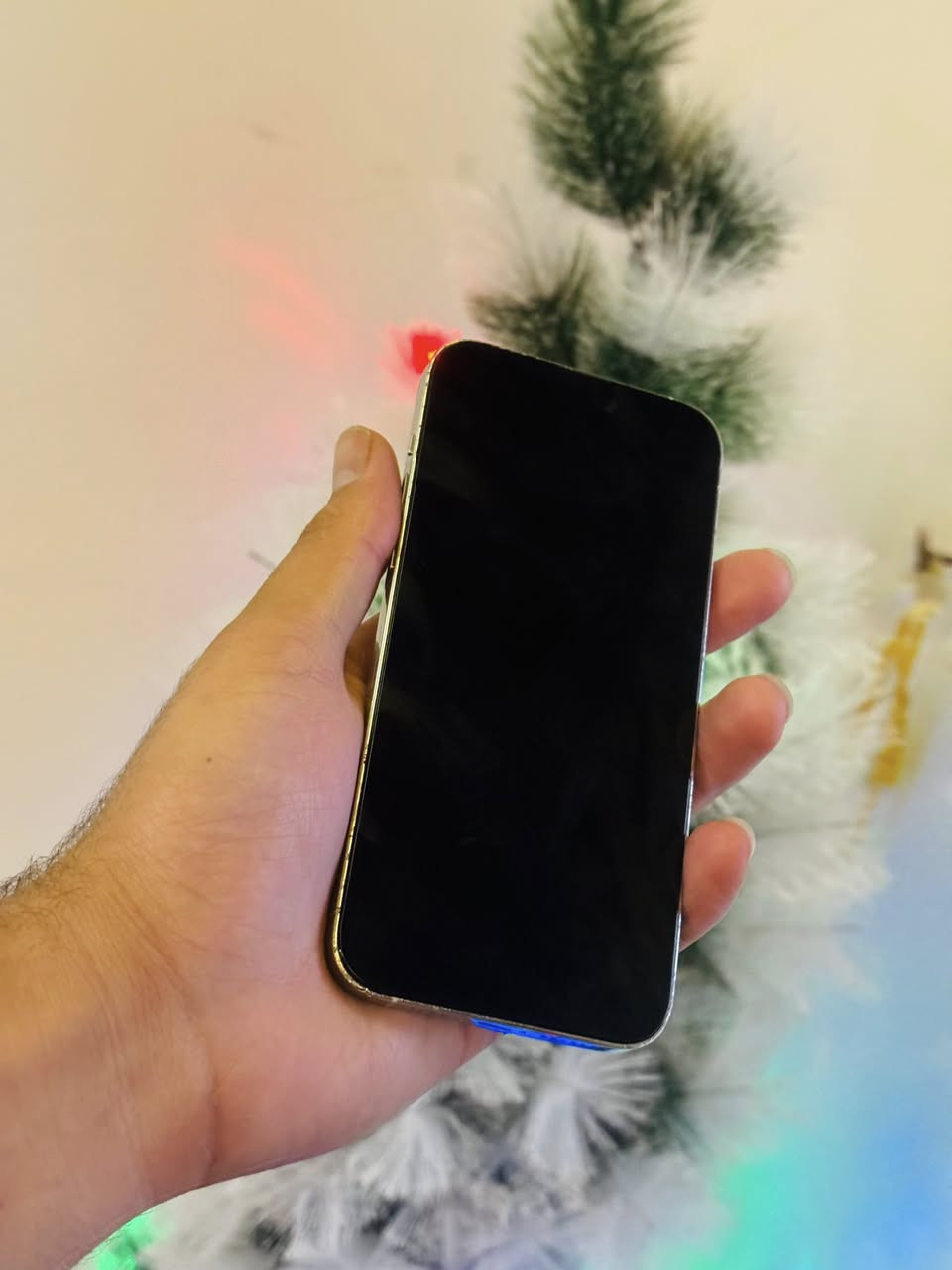 iPhone 14 pro max 
ذاكره 256 
دبل سيم 
نموذج m
بطاريه 100
جهاز مبدل شاشه اصليه 
فيس ايدي شغال 
مابي اي خلل شرط 
سعره 545 الف 
***********
