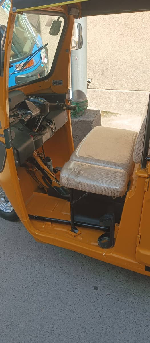 تكتك تفي اس جديدة اللبيع محرك مكفول موديل 2022 مكاني بغداد مدينة الصدر الرقم ***********
