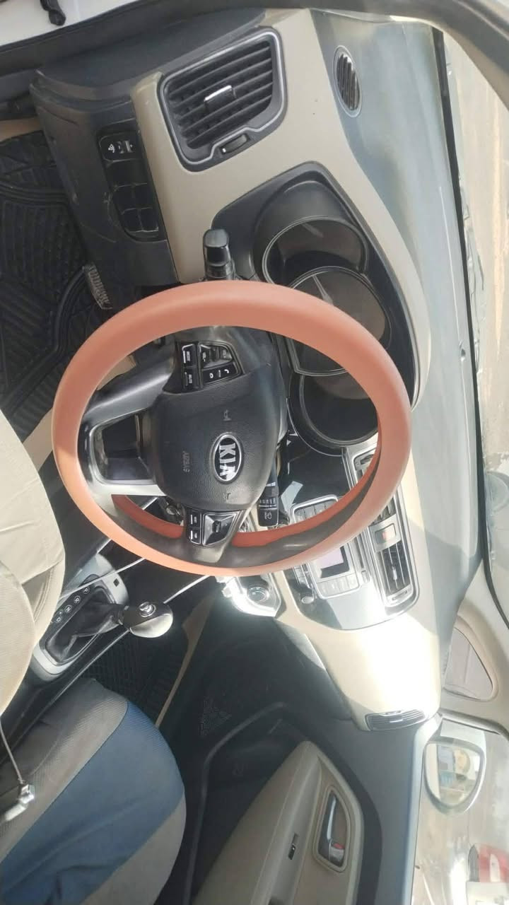 كيه ريوه ٢٠١٥ خليجي مكينه ١٦٠٠ قطرتين وكير وتبريد حداديه كفاله بيه قطعتين جاملق خلفي وقبق جنطه بسمي تحول ثاني يوم السنويه لل ٢٩ السعر ٨٠ وبيه مجال حك الجيه المكان بابل ***********
