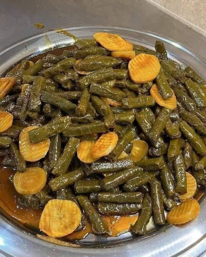 🍃 ورق عنب على الأصول 🍃

ورق عنب محضّر بعناية، بنكهة مميزة تجمع بين #النعناع_الطازج، #وعصير_الرارنج_الطبيعي، #ودبس_الرمان، ليمنحك توازناً رائعاً بين الحموضة والطعم الغني الذي يعشقه الجميع. 😍

طعم بيتي أصيل، ومكونات مختارة بعناية لتصل إليكم بأفضل مذاق ممكن. ❤️

📞 اطلب الآن من مذاق الموصل للأكلات الموصلية واستمتع بنكهة لا تُنسى. 
موبايل *********** + واتساب 

#مذاق_الموصل #ورق_عنب #أكلات_موصلية #طبخ_منزلي #دبس_الرمان #الرارنج #النعناع_الطازج 🍃🍋🍇
