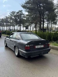 للبيع بي أم 525 مسكر كير عادي موديل1990   سياره بسمي شرط تحويل مباشر  ...