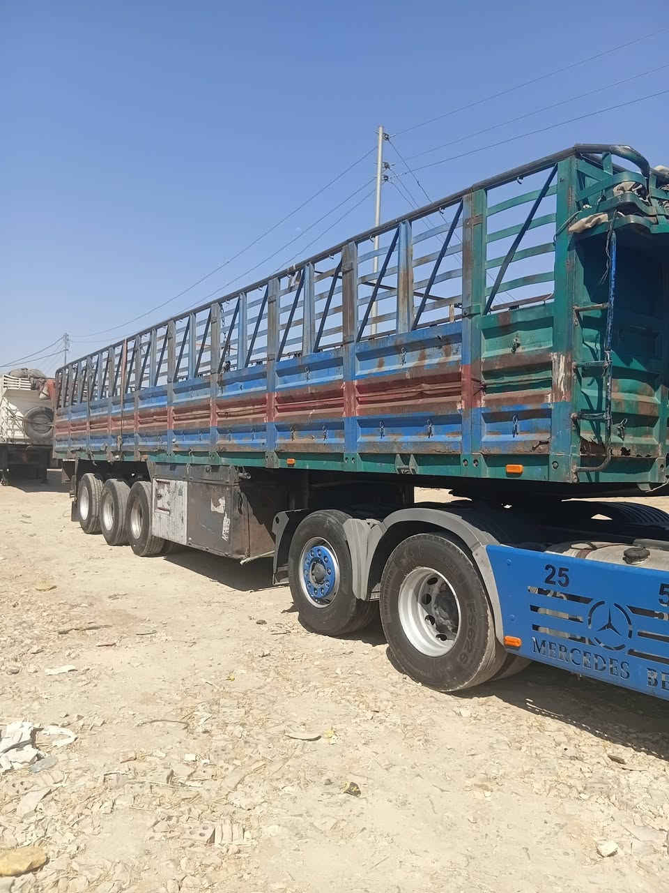 السلام عليكم عربنه للبيع دنكير 14صيني شاصي16مكان بغداد اتصل وتساب ***********\ ***********
