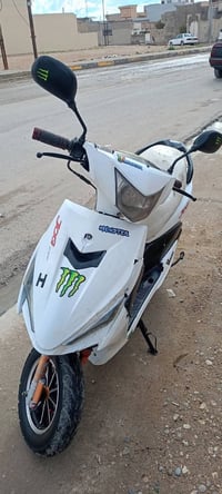 ماطور Fsللبيع نضيف كلش سعر 400بي مجال شراي  يتصل على رقم 👇 07515387577