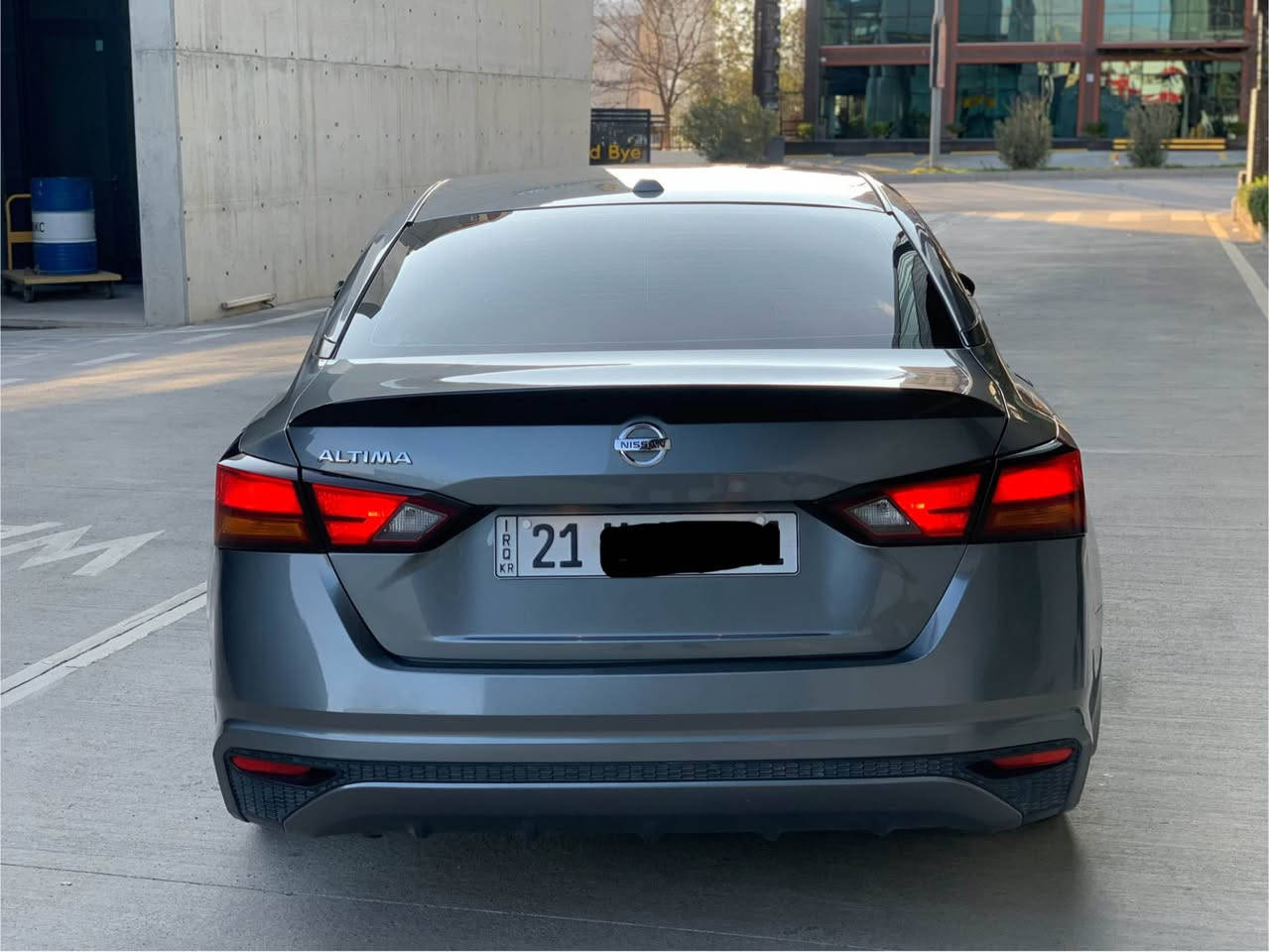 نیسان ئالتیما ٢٠٢٠
سەیارەکە پیش و دوای کەپسە تەنها یەک پەلە بۆیاخی هەیە.
مواسەفات :.
شاشەگەورە، دەرگاو سنوق بەسمە، کشن کارەبایی،شەغال، لایت زینون، رادار.
رەقەم و سەنەوی تاوەکو ٢٠٢٨ تازەیە.

ژمارەشاصی 
1N4BL4BV1LC283243

***********
سلیمانی السليمانية, العراق
