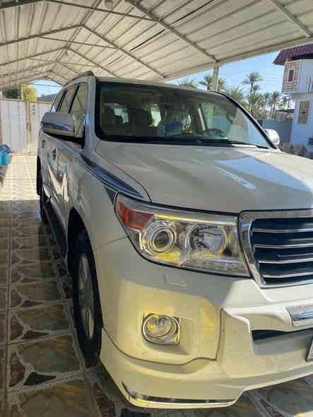 السلام عليكم لاندكروز 13 مكفوله عدا هاي الطخه الموضحه بالسونار ماشيه143 رقم بغداد 
عارضها 380 وبيها مجال  للاستفسار ***********
