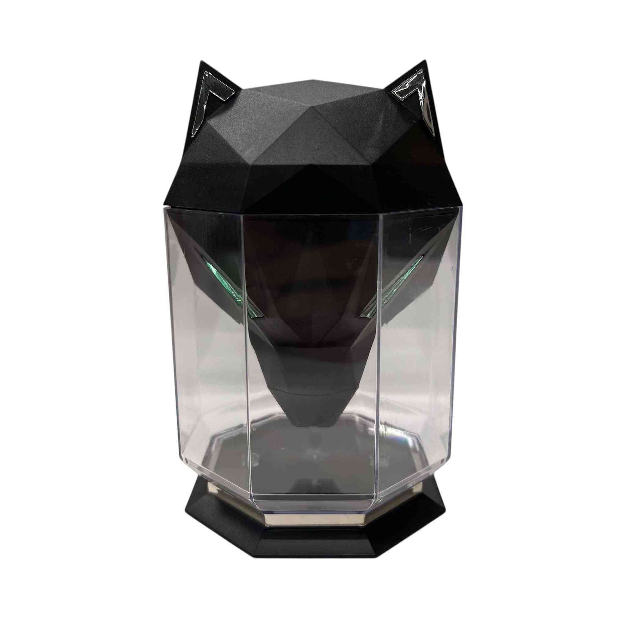 - مرطب الهواء Guardian Humidifier جهاز يجمع بين التصميم الجمالي المبتكر على شكل رأس ذئب/ثعلب هندسي مع وظائف ترطيب وتنقية الهواء الأساسية. يعتبر إضافة أنيقة لأي ديكور منزلي أو مكتبي.
٠ تصميم فريد: يتميز بتصميم عصري وجذاب على شكل وجه ذئب/ثعلب، مما يجعله قطعة ديكور مميزة.

٠ تقنية الموجات فوق الصوتية: يعمل بتقنية الموجات فوق الصوتية لإنتاج رذاذ بارد وناعم، مما يجعله هادئًا للغاية ومثاليًا للاستخدام أثناء النوم أو العمل.

٠ إضاءة LED ليلية: يشتمل على ضوء ليلي ملون (في بعض النماذج) أو عيون الذئب المضيئة، مما يضيف جوًا مريحًا ومهدئًا للغرفة.

٠ وظيفة موزع للروائح (Aroma Diffuser): يحتوي على درج مخصص لإضافة الزيوت العطرية، مما يتيح تعطير الجو بروائح مفضلة لخلق جو من الاسترخاء والعلاج العطري.

٠ سعة مناسبة: يأتي غالبًا بسعة خزان مياه تتراوح حوالي 650 مل، مما يوفر وقت تشغيل طويل نسبيًا.

٠ يعمل بـ USB: يتم تشغيله عادةً عبر منفذ USB، مما يجعله محمولاً وسهل الاستخدام في أماكن مختلفة مثل المكتب أو غرفة النوم.

- الجهد الكهربي المقدر: 5 فولت تيار مستمر

- التيار المقدر: 1 أمبير

- خزان المياه: 650 مل

- حجم الرش: 30 مل + 5 مل/ساعة

- مادة المنتج: ABS، PS، سيليكون، أجزاء إلكترونية

- باختصار، إنه منتج عملي وذو مظهر مميز يساعد على تحسين جودة الهواء وإضافة لمسة جمالية وعطرية لمحيطك.
- مرطب الهواء Guardian Humidifier جهاز يجمع بين التصميم الجمالي المبتكر على شكل رأس ذئب/ثعلب هندسي مع وظائف ترطيب وتنقية الهواء الأساسية. يعتبر إضافة أنيقة لأي ديكور منزلي أو مكتبي.
#للتواصل مراسلة الصفحة
#الجميع


**إذا كنت صاحب هذا الإعلان وتريد حذفه لأي سبب، رجاءا أرسل رسالة إلى الدعم الفني**