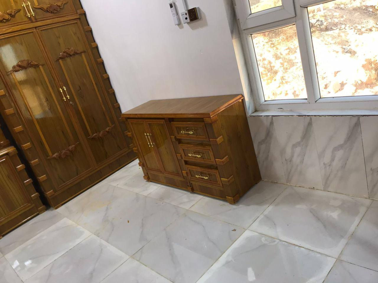 💥يعلن معرض الهاشمي للأخشاب
💥البيع بنظام النقد... والبيع بنظام #بالاقساط بدون مقدمه
💥قسط الغرفه المعروضه  307 الف لمدة 12 شهر
  (( 💥.. الغرفة من الدرجة الممتازه 💥💥))
                          ... درجه أولى...
💥مواصفات الغرفة
💫 كنتور طابقين ملحق.. داير زان مصري ونقش الأبواب زان مصري.. السقف والقاعدة بلوك اصلي
الغرفه خارج صاج 5 ملم والداخل صاج 4 ملم
يكون الظهر جرجوبه
💥 ميز مرايه مسرح
💥جربايه
💥زاوية بأرتفاع الكنتور
💥جزامة
كما معروضه بالصور امامكم
......
للاستفسار الاتصال على الرقم
***********
