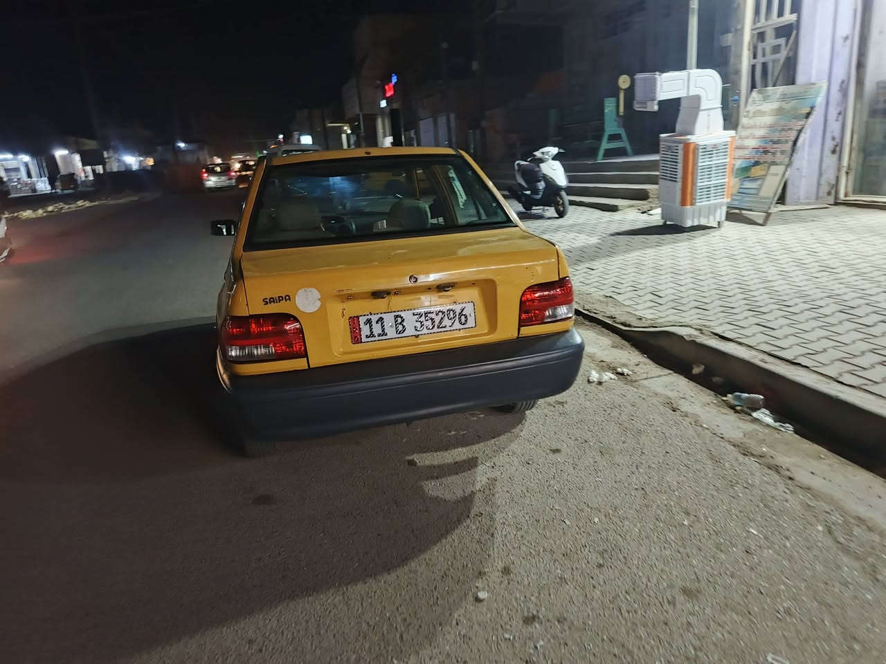 سلام عليكم سايبه مديل ١١ رقم بغداد  دولي السياره بسمي هيه وغرملت مصفره السعر ٢٢ وبيهه مجال قليل العنوان بغداد رقم الهاتف ***********
