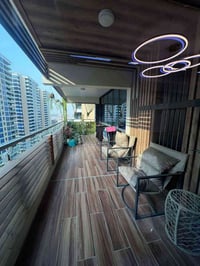 شقة للإيجار في مجمع بوابه العراق مساحه ١٧٠م تحتوي عل مطبخ  سعر الايجار...