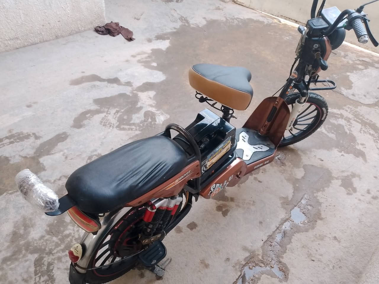 بايسكل شحن للبيع بايسكل نضيف وبطاريات نضيفات خير من الله شاشه سويج وبصمه تشغيل 
السعر 250وبي مجال  شاحنه جديده 

*********** مكان كربلاء
