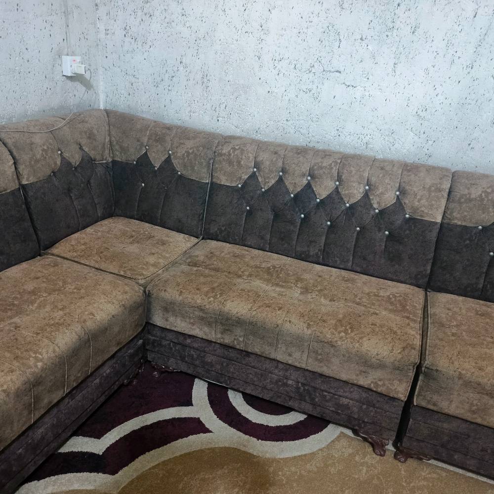 بغداد الحسينية الراشدية، بالنسبة للتخم مابي أي نقص أو عيب يتكون من ٦مقاعد كما موضح في الصور