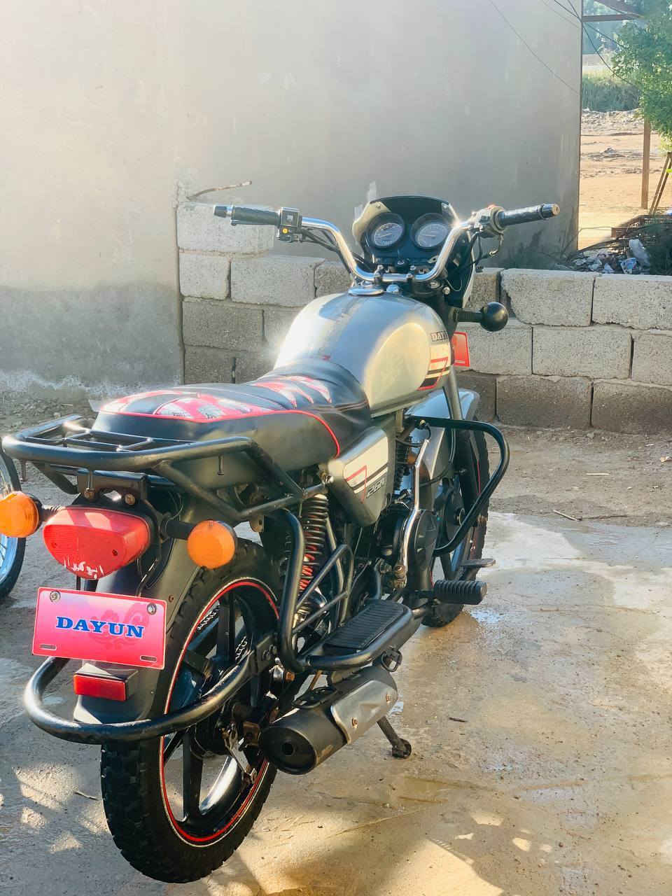 السلام عليكم دراجه دايوان للبيع موديل 2021 اوراق اصولي سعر 1300 مكفوله كلشي شغال مكان كوت قضاء الحي رقمي ***********
