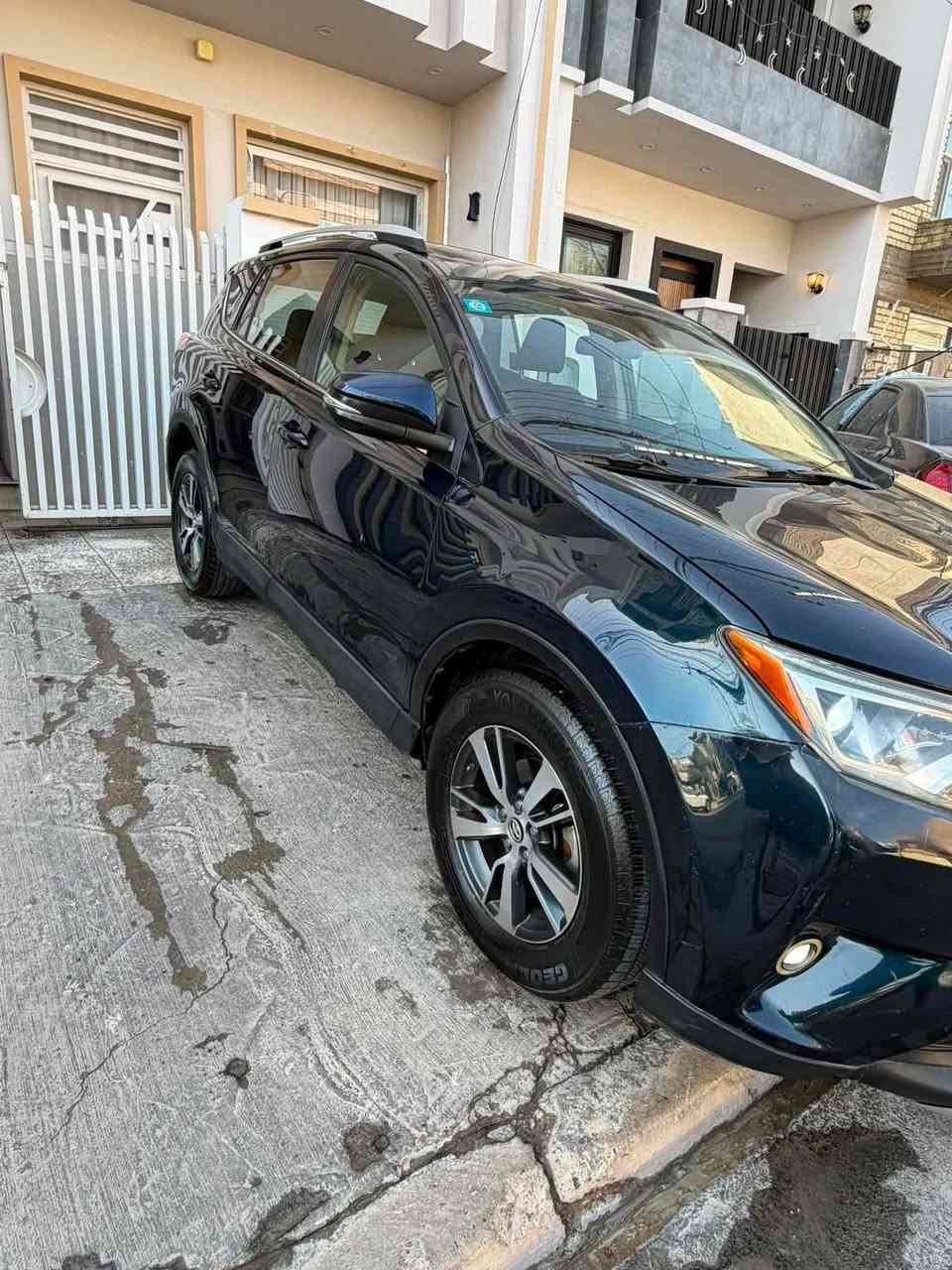 تويوتا راف فور 2018 XLE
رقم بغداد الانكليزي الجديد 

وارد امريكي 

حادث فقط دعاميات اماميه وخلفيه  وصبغ ربع الجامرلغ الخلفي الايسر (السونار موجود داخل المنشور) 

السياره ماشيه : 93 ميل 

مكفوله كير ومحرك على وضع الشركه 

الكشر كلش نظيف 

تبريد ثلج 

- [ ] ** المواصفات XLE

فتحه / تحكم ستيرن جهتين + كروس سرعه/ 3 انظمة قيادة/ تبريد بيانو/ اشاير بالمري/ شاشه لمس / بجم زينون اصلي 

الاتصال على الرقم
***********
السعر 154ورقه وبيها مجال بسيط
مكاني بغداد العامريه
