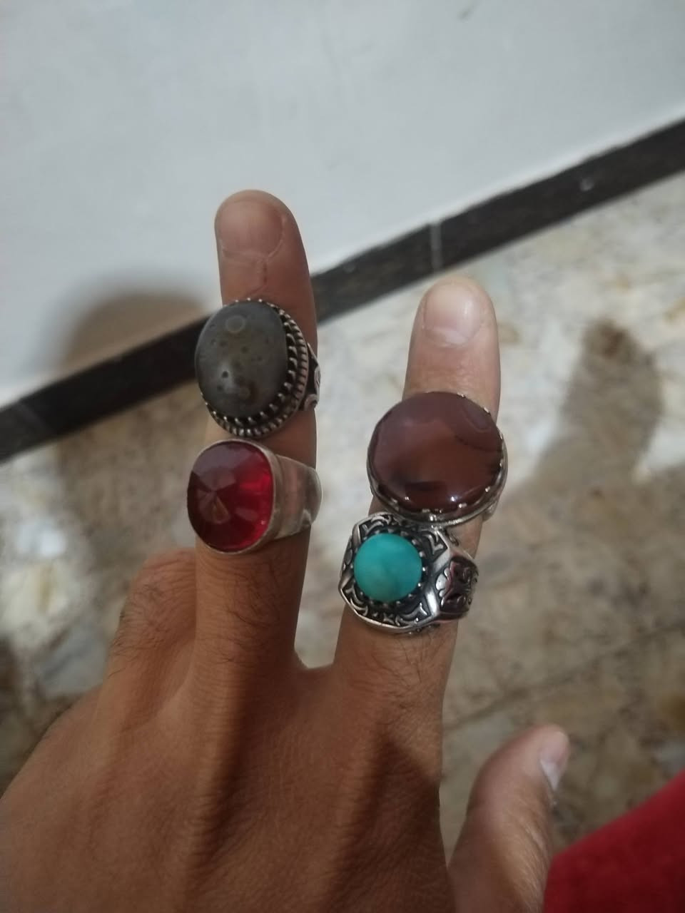 سلام عليكم مراوس 
سليماني نوادر لون رصاصي صياغه يدويه 
عقيق يماني كبدي صياغه يدويه ثقيله
سينائي صياغه يدويه ثقيله
ياقوت باريسي صياغه يدويه
حمام زينه 
لو محابس حسب القناعه للعلم الوزن مالهن ٥٩ اغرام


**إذا كنت صاحب هذا الإعلان وتريد حذفه لأي سبب، رجاءا أرسل رسالة إلى الدعم الفني**