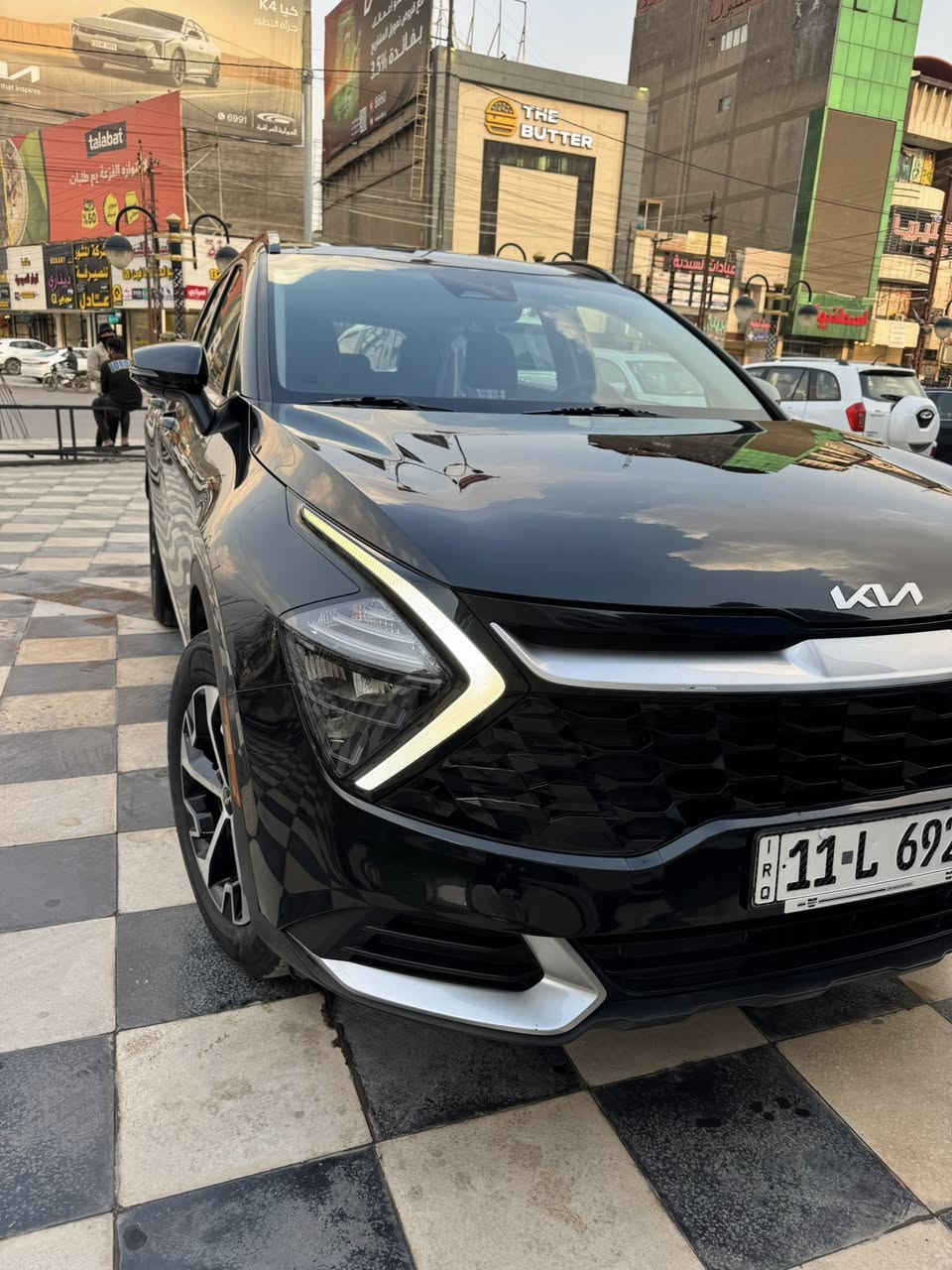 سبورتج موديل 2023 السياره ماشيه 42 هايبرد حادثها باب الصندوق شي بسيط وشرط الفحص
فول الفول تحكم كامرات   فتحت سقف على الكامل  بصمه كل الموصفات موجدا بيها تحكم ذاتي 
السعر 190 مجال بسيط 
*********** 
بغداد الكرخ
