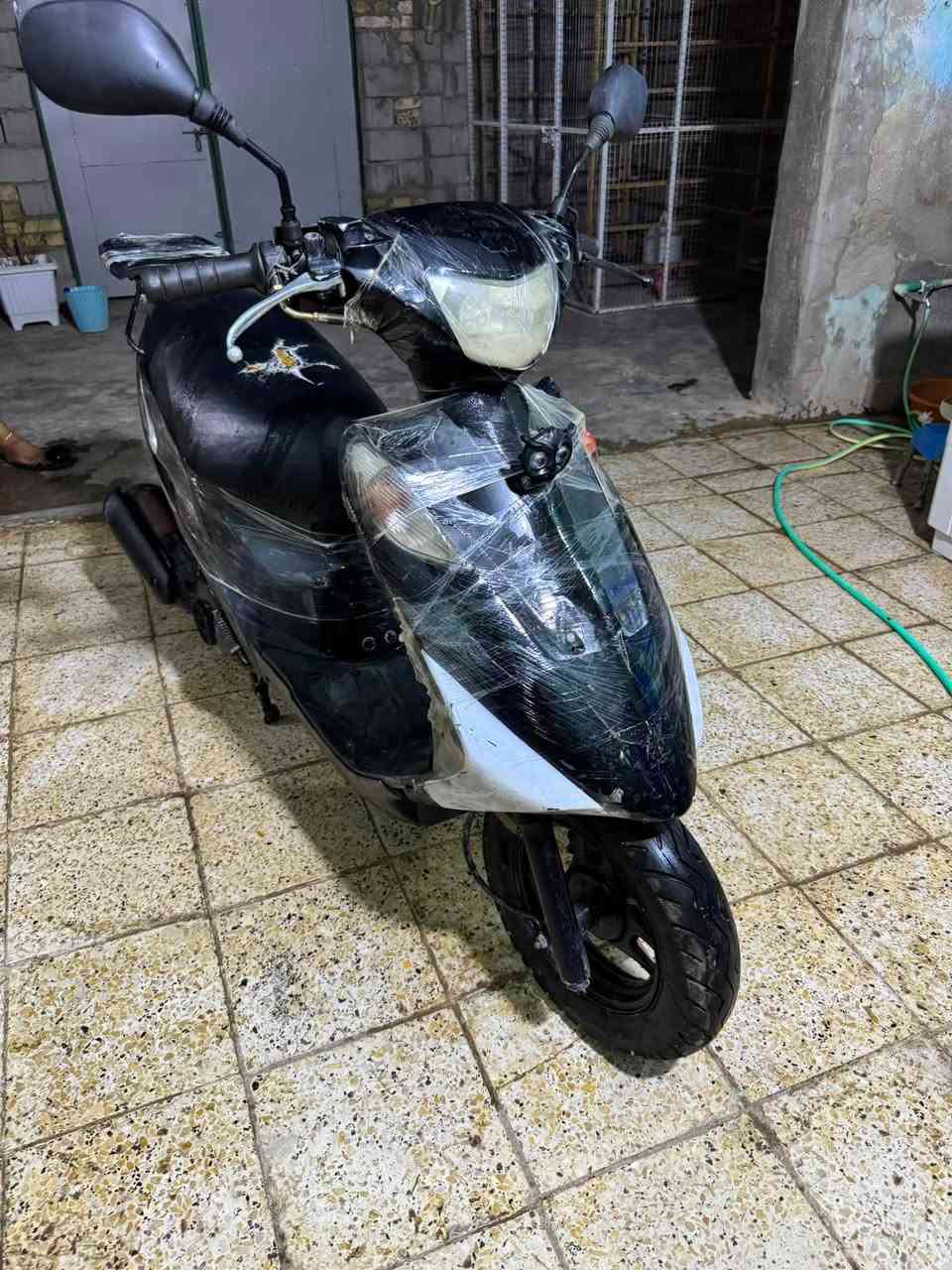 ‏سلام عليكم ‏ ادرس للبيع محوره كابريتر كل نقص مابيها بس تاير خلفي هذا رقمي ***********
