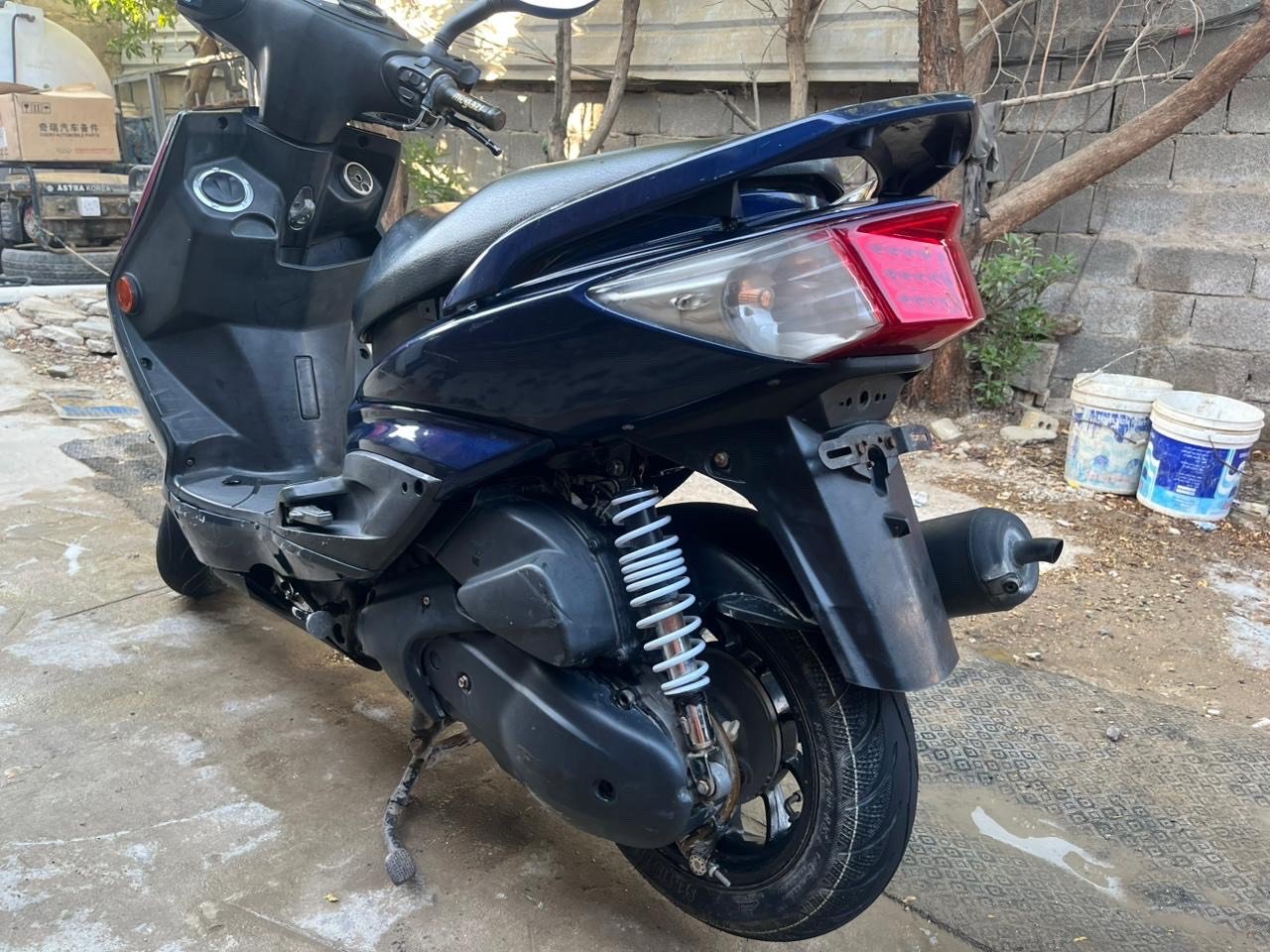 السلام عليكم دراجه سكنس فحل 140كوري قبق مسح ام الطلاعات للبيع
  شلعه ومعدل خير من الله ماشيه(50) الف والباقي كله بلاد  وكل كهربائياته كامله وشغاله وجاهزه من كلشي وتايرات جدد وما بيه اي نقص فقط النقوصات البيه واقيه صالنصه والرون ميشتغل عداهن ماكو اي شي نقص كامله مكمله واواقه ومنفسيه موجوده ونكره شوكت متريد بي وقت شغل وروح
سعره 800 وبيه مجال بسيط 
مكاني الامين الثانيه قرب جامع مالك بن انس وهاذ رقمي (***********) الشراي يتصل لنو مامتواجد علفيس وهاذه رقمي بي وتساب الشراي يتصل وبخدمته 👍🏻🩵.