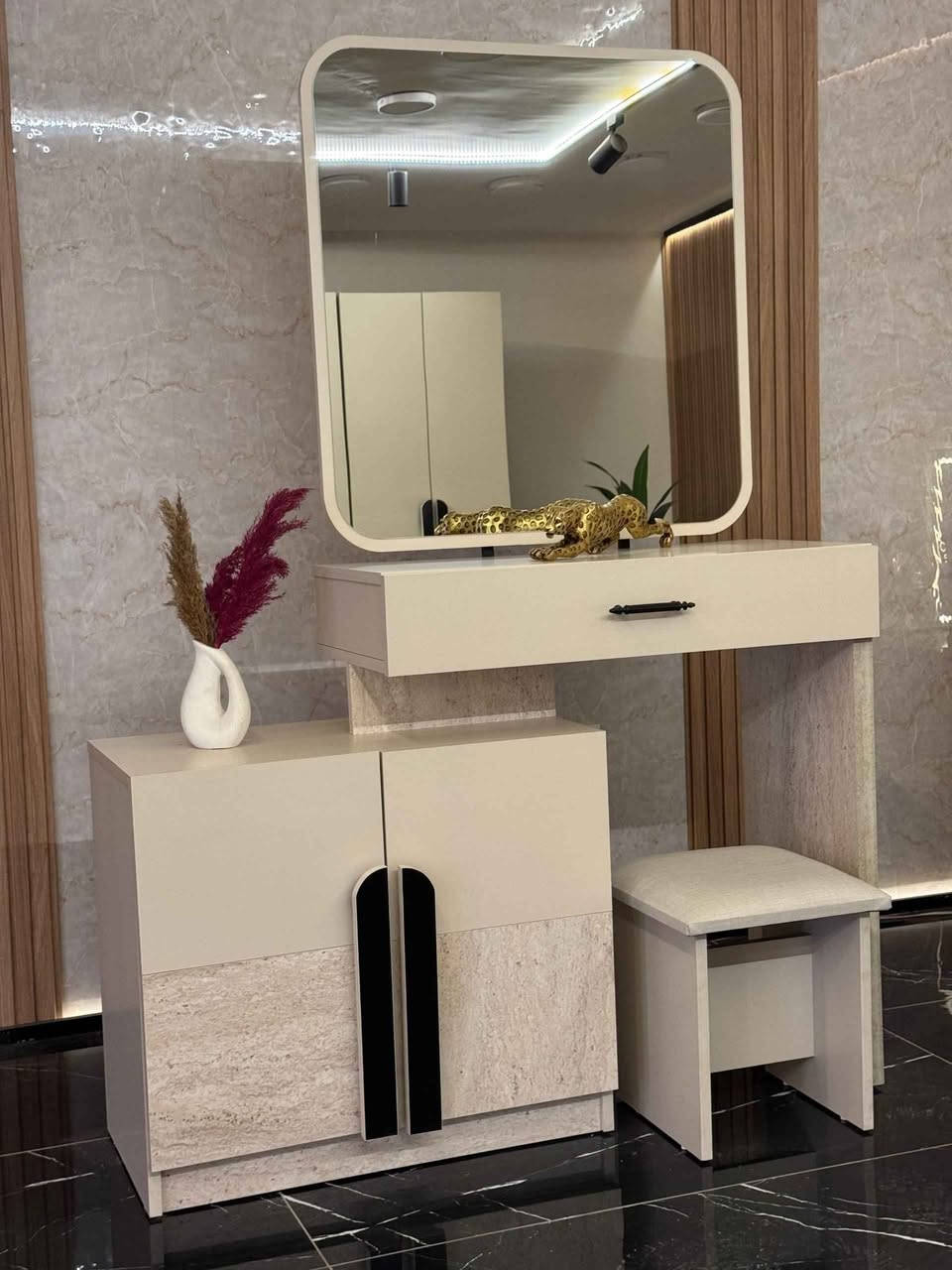 *موديل بغداد المودرن*
*10 قطع كنتور ملحق 3 متر*
* ضهر بلوك*
*برغي وچوي حديد*
*سرير  مخزن*
*شغل درجه اولى*

السعر 1250.000
#غرف_نوم_تركي
نقل وشد لكافه المحافظات وبأسعار مناسبة بغداد, العراق


**إذا كنت صاحب هذا الإعلان وتريد حذفه لأي سبب، رجاءا أرسل رسالة إلى الدعم الفني**