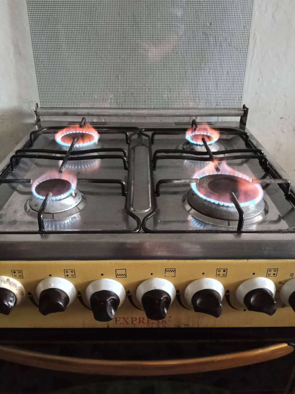 طباخ للبيع جديد استعمال قليل فرنه فوك وجوة شغال واظح بصور


**إذا كنت صاحب هذا الإعلان وتريد حذفه لأي سبب، رجاءا أرسل رسالة إلى الدعم الفني**