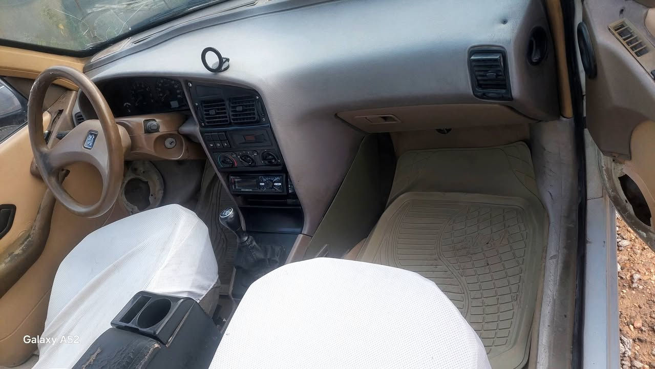 السلام عليكم للبيع بيجو ٤٠٥ موديل ٢٠١٠ كير ومحرك وحداديه كفاله  رقم بغداد  راعيها مااندله أبيع كوم حديد والكشر شوف العين سياره حلوه ونضيفه مال واحد توديك وترجعك السعر ١٧ وبيها مجال قليل للتواصل ***********موجوده بكربلاء
