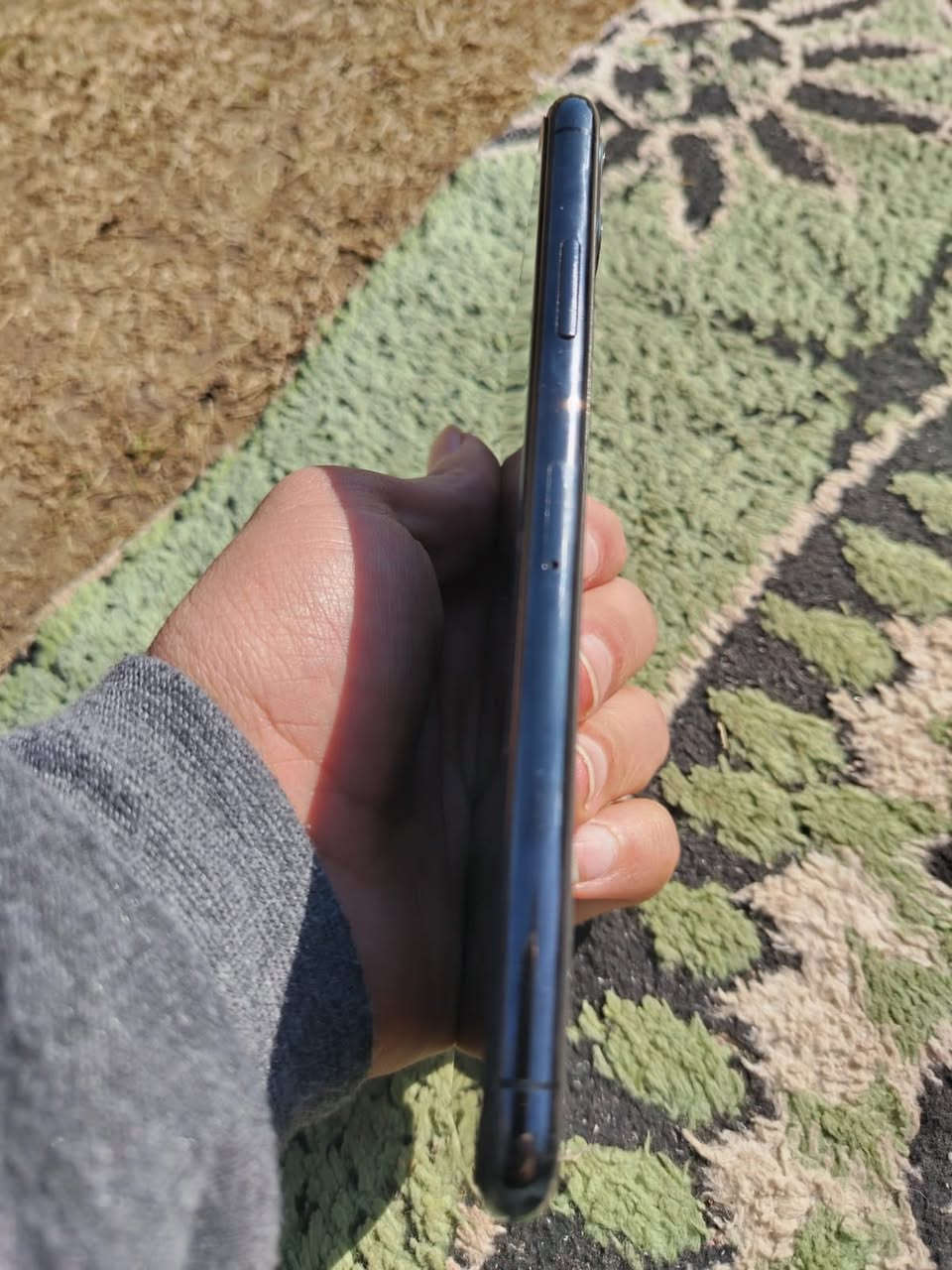 سلام عليكم جهاز آيفون 11 برو ماكس للبيع جديد فول نضافه مستبدل بطاريه اصليه 91 شرط الذاكره 256 
للاتصال ***********
