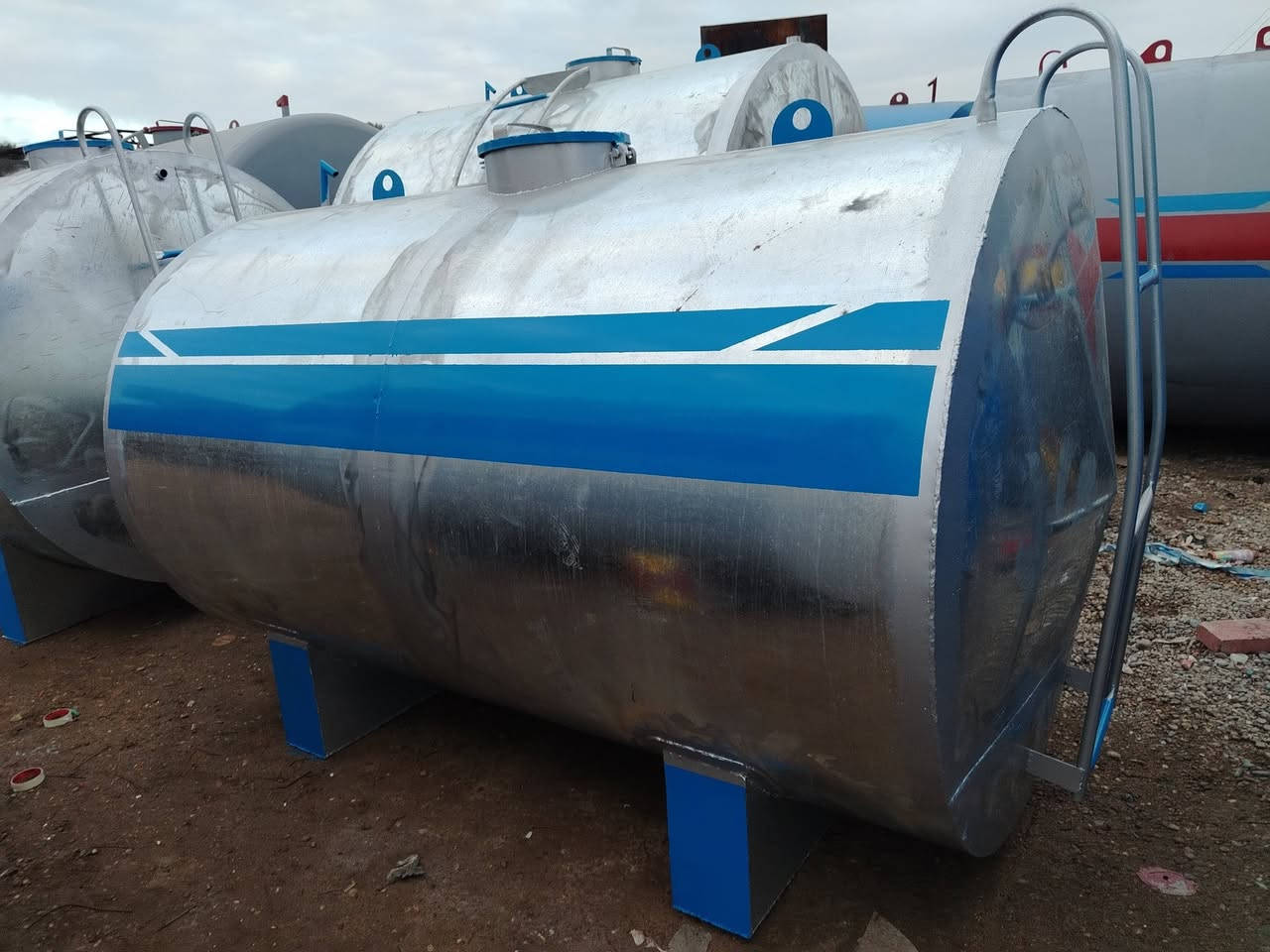 سلام وعليكم من رخصت أدمن عندي تانكيات حديد و مغلون بأسعار مناسبه مكاني بغداد جرف النداف ***********
