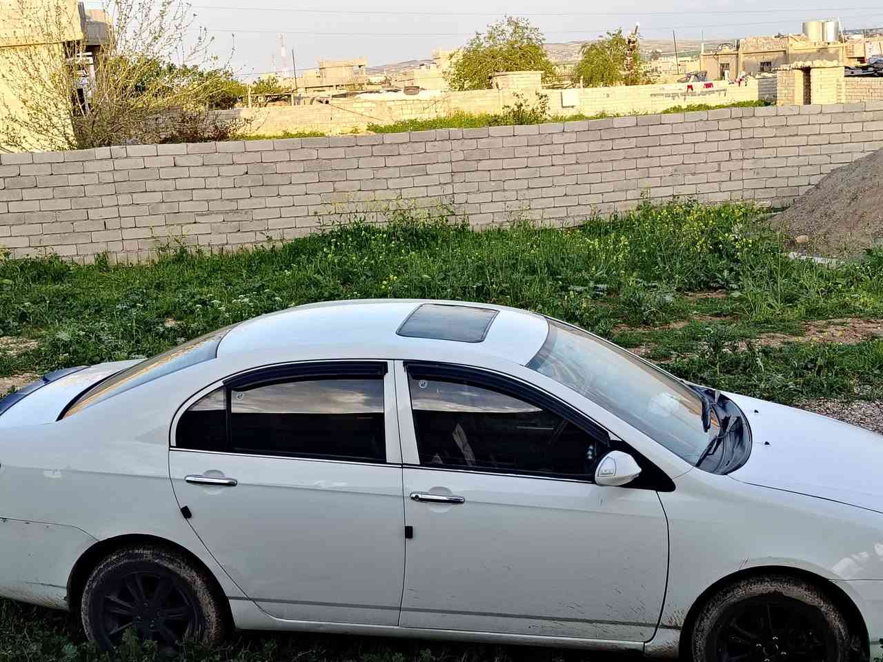 سلام عليكم  ليفان 620 موديل 2011 رقم نينوى دولي بسمي بدون ضرر تعديل بارد مكانين وتلقيطات كير ومحرك كورله تماتيك شرط والوكاله والتحويل للبيع او مراوس السعر 55 وبي مجال ***********
