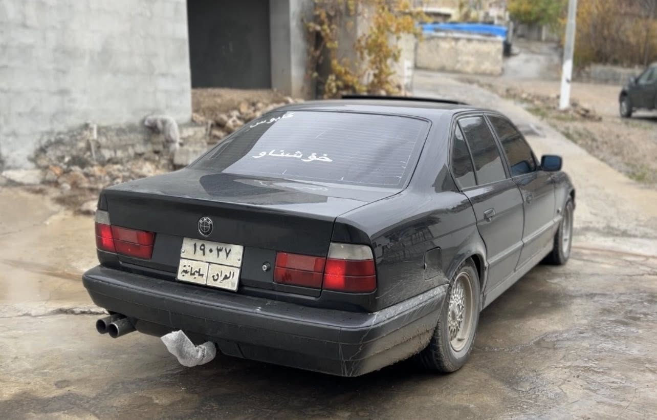 ئەم بیێمیە بۆ فرۆشتن شتی جوان و پاک  مَاشَاءَ اللّٰه 🧿 خودا بیکاتە قسمەتی ئەوەی حەزی 
لێیەتی  إِنْ شَاءَ اللّٰه
540i V8
تەیارەی سەر ئەرز
مۆدێل 1990 کامل کراوەتە95 
نمونە لە جوانی و پاکی
540i گێڕ عادی
زۆر زۆر بەقوەتە 
سیارەکە فولی گێر عادیە
مواسەفات سلایتە 4جام کارەبای abs  دەبل پەرەشوتە ٦کەلەیە
کوشن جلدە دەعامی بیلادە هۆک بیلادە
٤تایەو ویلی تازەیەب
تایەی شەباحی لەسەرە
توندو تۆلە  لایت کامل زینۆنە یەک گلۆپ نقوستانی نیە
قەپو قۆپو شوختیشی نیە
دەحامی بۆ دەحامی بەشەرت 
دەعمو لێدرانی نیە
قەپاخ چاملخێکی دواوەی
گۆراوە لەسەر پەرچی بیلادی تەنها قەپاخەکەی 
هەستی پێ ناکەیت
180هەزار خرامەی تیایەدوای مەحامەلە دەیگەرینمەوە
تەحویل وەکالە خرامە موس براوە گێر مەکینە هەموی بەشەرت
شوێن هەولێر
سعری ٧٥گەلاو مەحامەلەیەکی کەم
(ژ.م***********)
