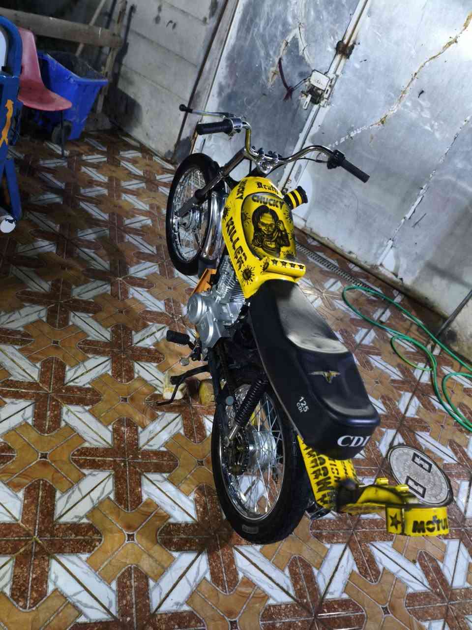 السلام عليكم الدراجه للبيع اوراق اصولي
شاصي 18 تعميره 24 مكينه ناما ما مفتوحه دراجه ما ناقصه شي 
 مكاني قلعة سكر السعر خاص رقمي ***********
