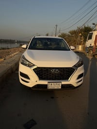 توسان للبيع 2019 امريكية  حادثها فقط جنطة بدون دواخل  مواصفات اعتيادية...