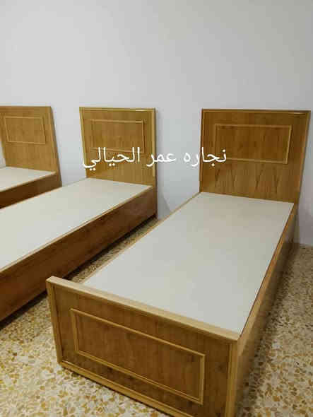 نجاره عمر الحيالي
***********
