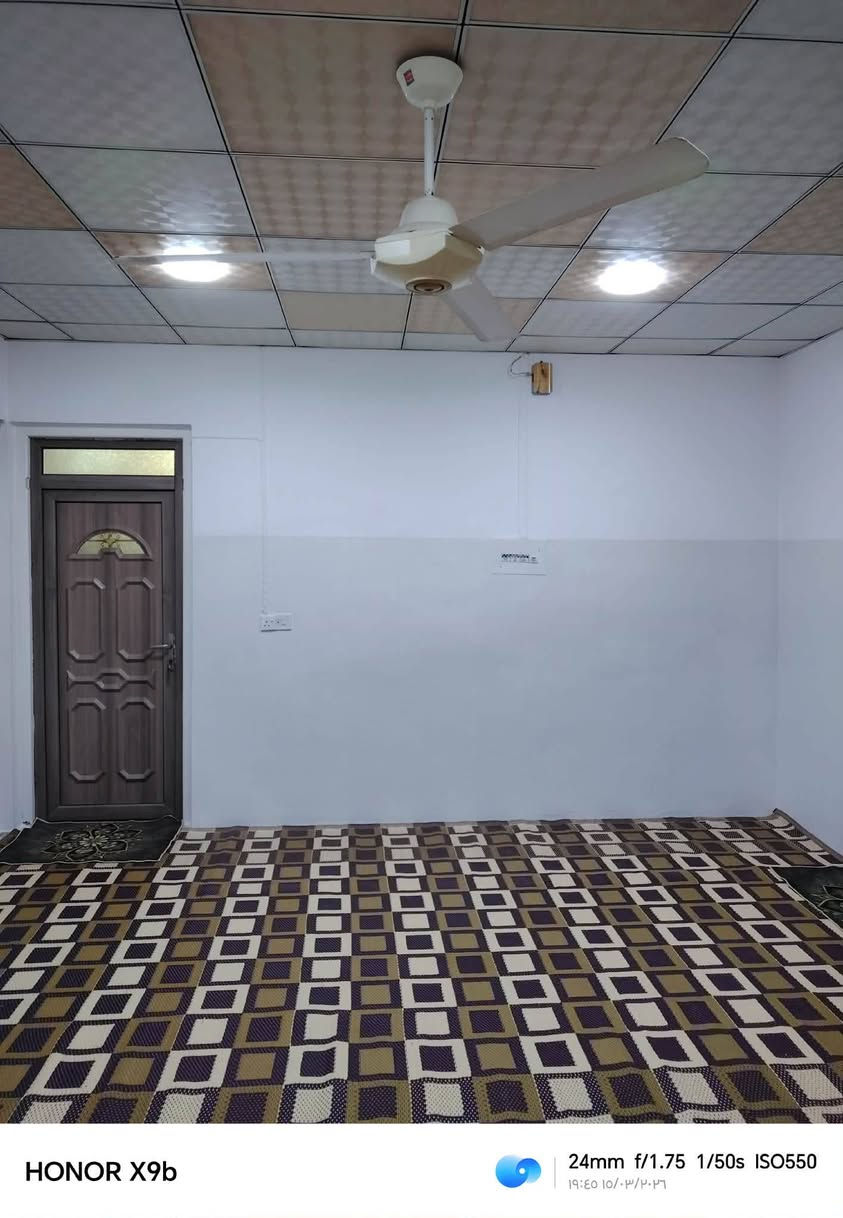 عروض مكتب انوار الخير 
دار للبييع موصل جديده قرب اليابسات
مساحه ٢٢٥ متر ١٠ في ٢٢ونص
طابقيين يتكون دار من ٥ غرف نوم 
 و استقبال ومطبخيين  وهوليين
ودرج معزول طابق ثاني
وكراج كبير   ملك صرف طابو
من شرعي مباشر
***********
***********

