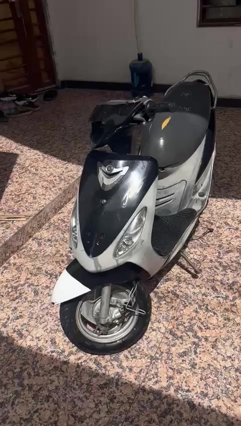 ماكس قجمه رمبه ختم واحد دراجه ما ناقصه شي بس لايت مكسور وشلته موجود 850 وبيه مجال لطيبين مكاني بصره حمدان الي يريد أجيله جوه جسر القبله *********** هاذ رقمي واتساب
