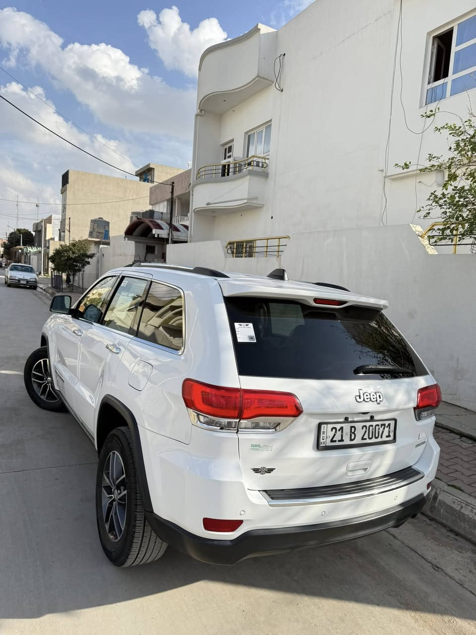 البيع جيب 2017 فول شركه هارلم كلين أخت زيرو ماشي 74 ميل رقم مميز  سعر (255)$ كشن حار و بارد و بنورما صندوق كهربائي إسترين كهربائي كشن خزن داخل عسلي سياره اب اسمي رقم كوله جديد مكاني كركوك 
***********
