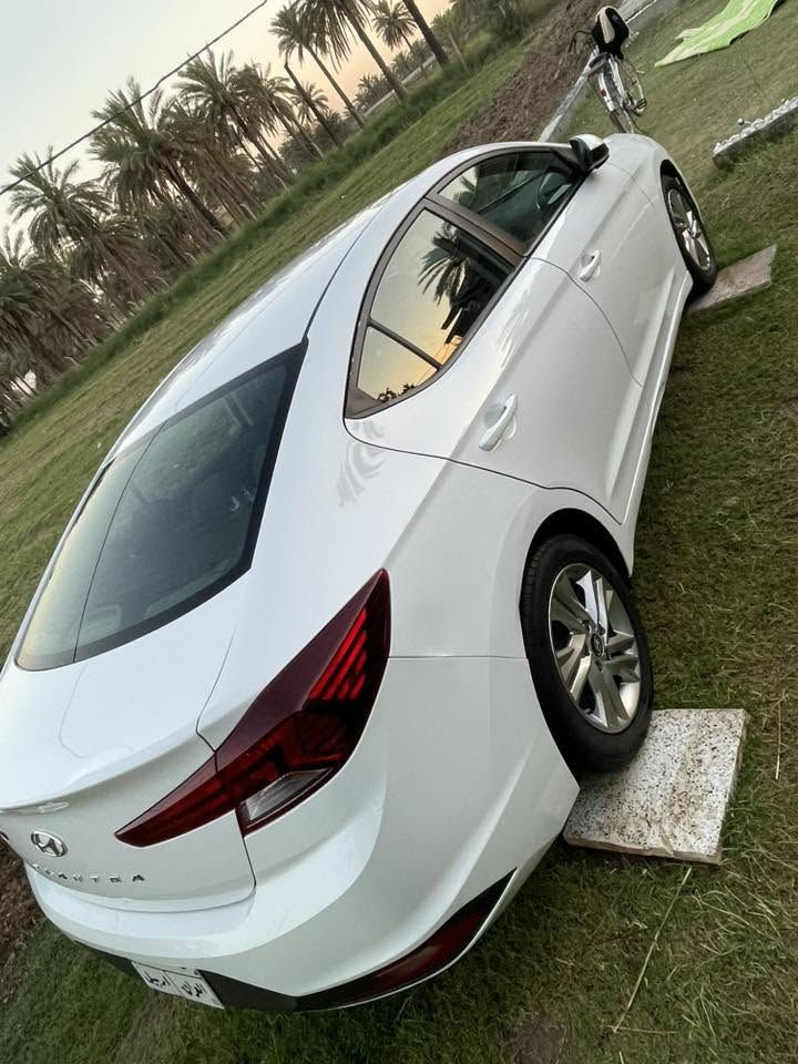 سلام عليكم النترا موديل ١٩. رقم اربيل أمريكي بيهه ٣ قطع بدون دواخل وشخط من الداخل مابيهه ولباقي مكفول من شخط ورصعه وبارد وتكشير مكرك 2000 كير AT سياره نص فول ماشيه ١٥٨ سياره خير من الله لاتنقيص ولاتبخير تخم تاير وصدر امامي خلفي سياره وضع الزيرو تحويل مباشر 
السعر ١٢٥ بيه مجال للشراي العنوان بغداد اليوسفيه رقم التلفون ***********
