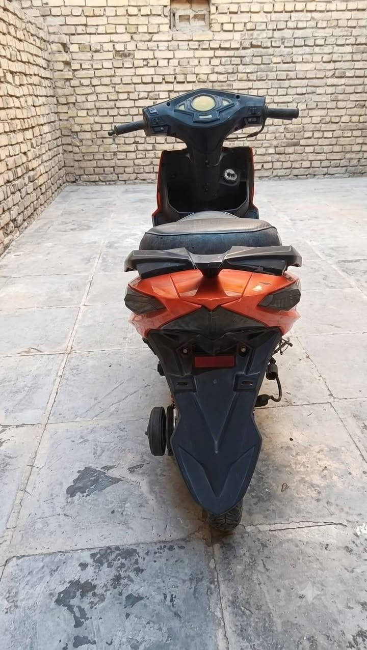 السلام عليكم اخوان هذني دراجات صيني (كوم حديد) طافيات ماعرف شبيهن وعندي مكاين كوم.حديد عدد 2 وغراض هواي مال صيني ابيعهن شلعة وحده اريدهن ب٢٥٠ من الاخير ***********خادم وماقصر العنوان الناصرية مركز
