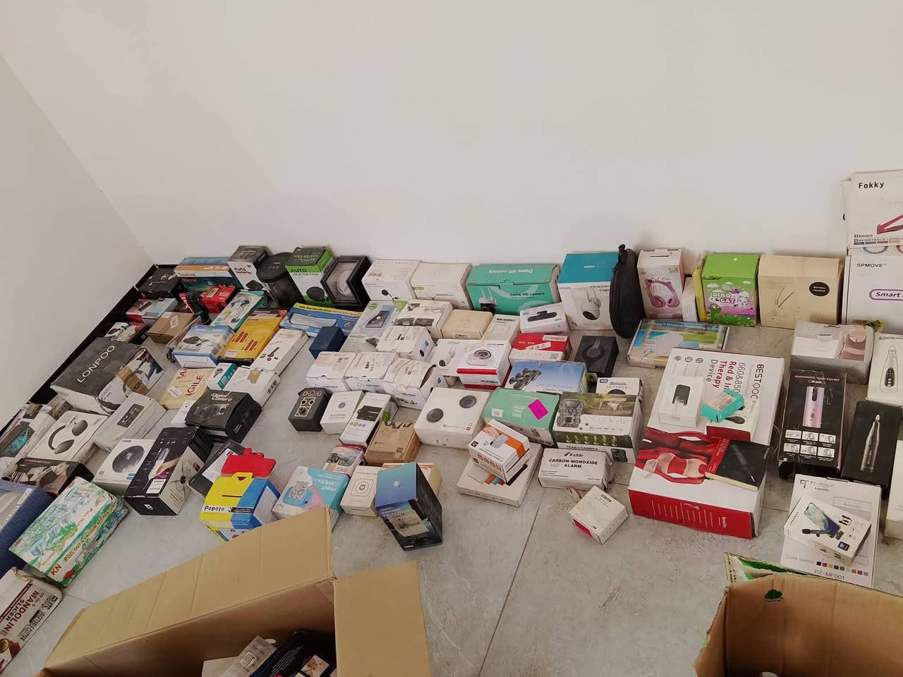 شلعة غراض امزون بسعر مليونين وبيهن بعد نواعم او خشن ما طالع بلصور . آني صراحة لان خرب واهسي بالشغلة وهنة يسون فوق الاربعة والله


**إذا كنت صاحب هذا الإعلان وتريد حذفه لأي سبب، رجاءا أرسل رسالة إلى الدعم الفني**