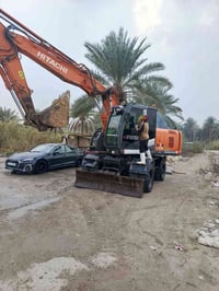 للبيع حفاره تاير ٠٧٧٣٥٣٧٨٥٢٤