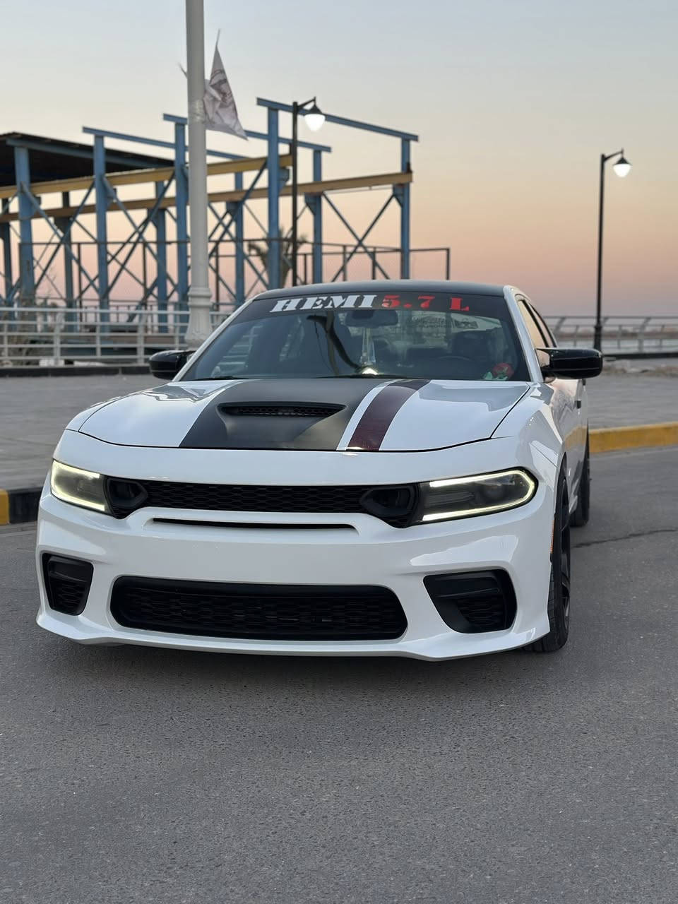 لسلام عليكم…
جارجر ٢٠١٨ rt وارد امريكي 
بيها ٣ قطع جاملغ امبدل وبابين صبغ بدون تبديل بدون دواخل بدون ايرباك ..مكينة ٨ سلندر (٥٧٠٠) 
رقم اربيل سنوية لل٢٠٣٠ بأسمي 
معروفة مواصفات الارتي 
كير ومكينة وتبريد كفالة
تخم تاير جديد 
للبيع او مراوس 
السعر ١٨٥$ وبيها مجال 
*********** للاستفسار والشراي يتصل
