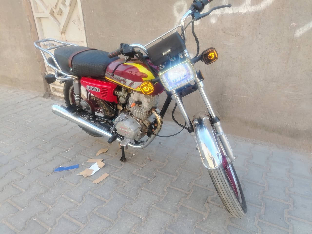 سيفان ٢٠٢٣ كفاله عامة
مكينه ناعمة كلش حلوة
 نقص بس اشارة تك وباتري
بدون اوراق اكفلهة سرقة 
عنواني بغداد شعب 
*********** 
واتساب فقط
٤٥٠
