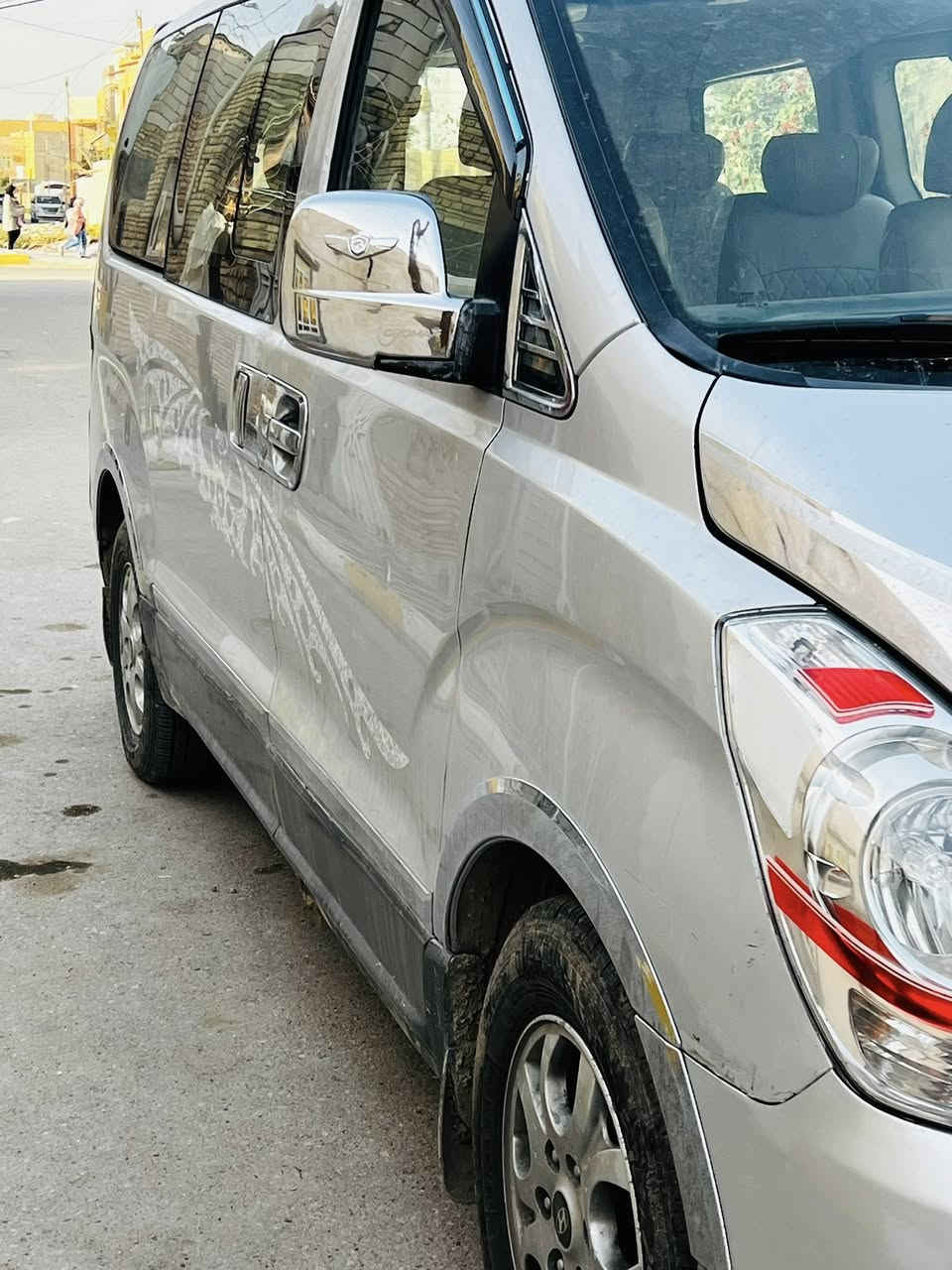 سلام عليكم ستاركس للبيع مفتوح محوره مسكر موديل 2009 كير اوتماتيك رقم بصره الماني مشروع وطني السعر 138 وبيها مجال مكان السياره ناصريه مركز 
***********
